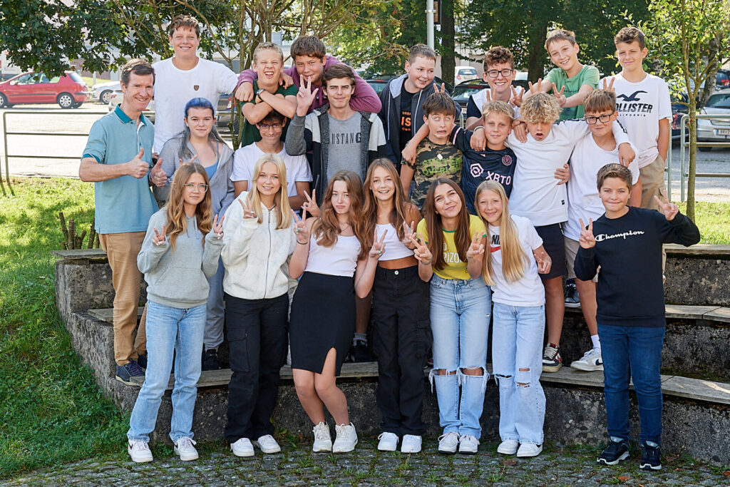 4b 23 PEGG 22